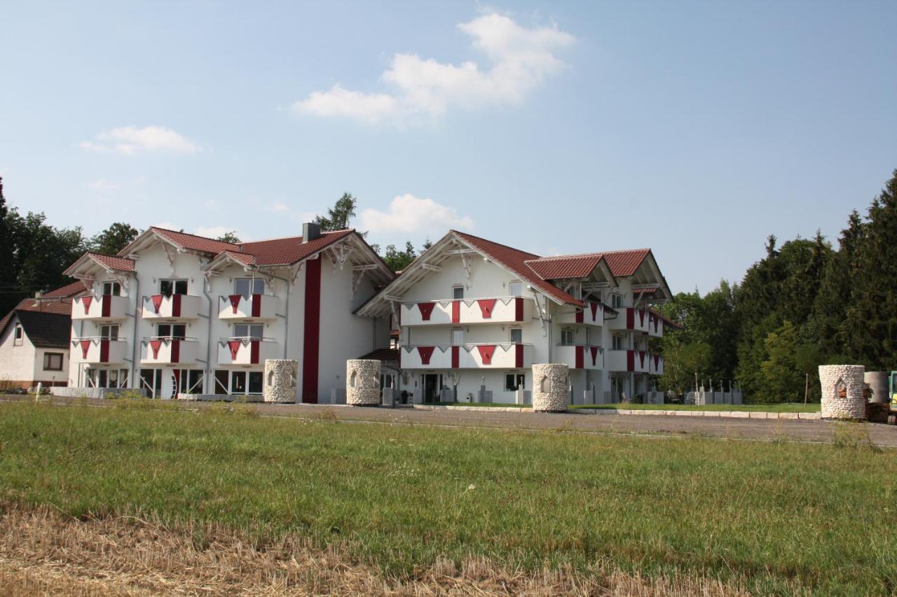 Aparthotel Zum Kreuzritter Wuestenrot Exterior foto