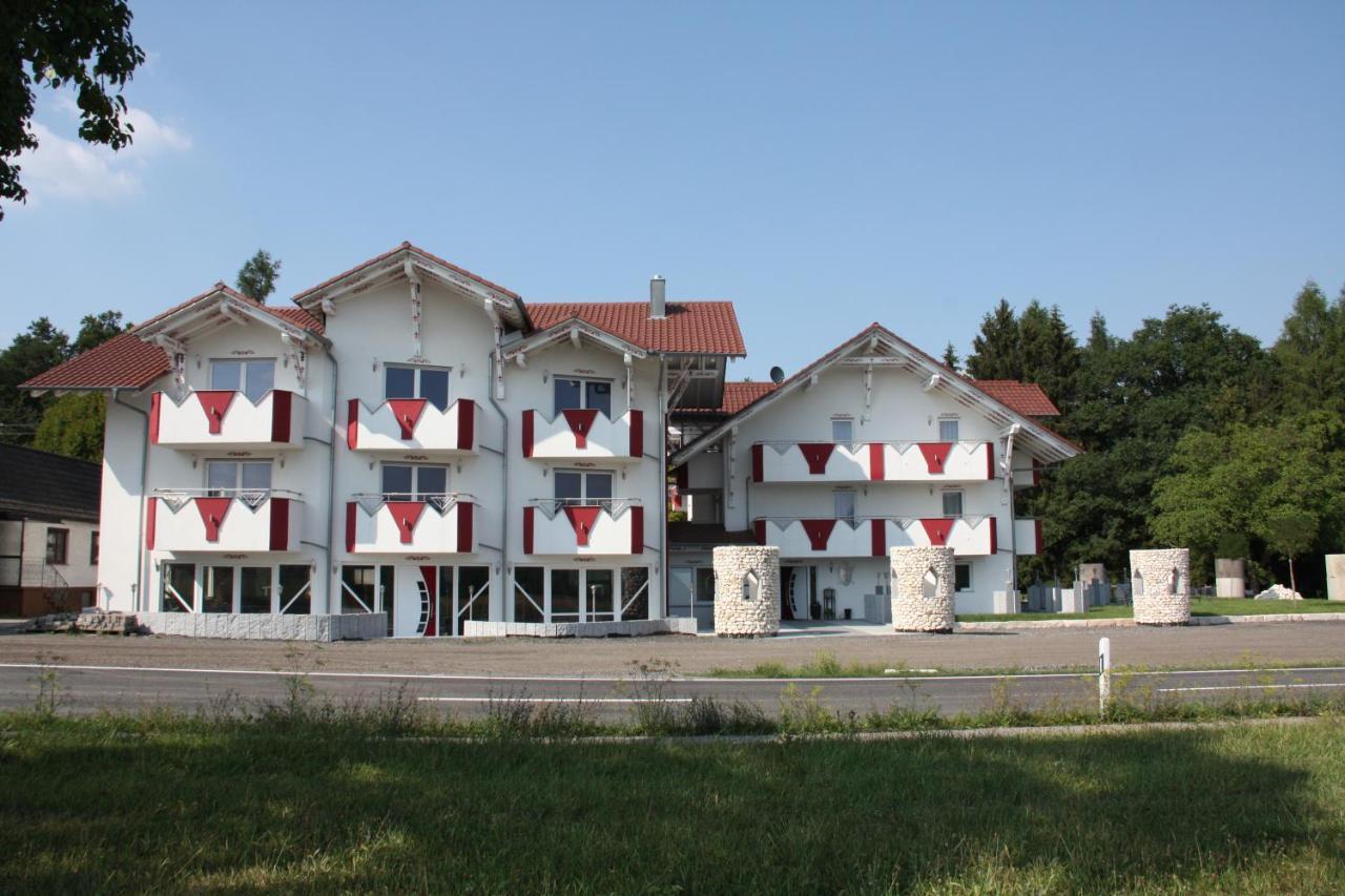 Aparthotel Zum Kreuzritter Wuestenrot Exterior foto
